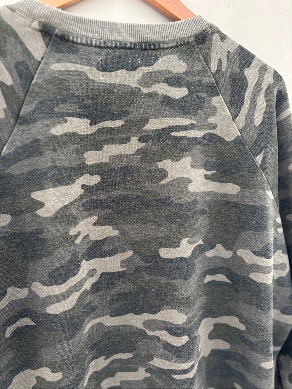Lucky Brand Camo Crewneck Sweatshirt | Women's XL | Gray Green | Cozy Fleece - Picture 3 of 6